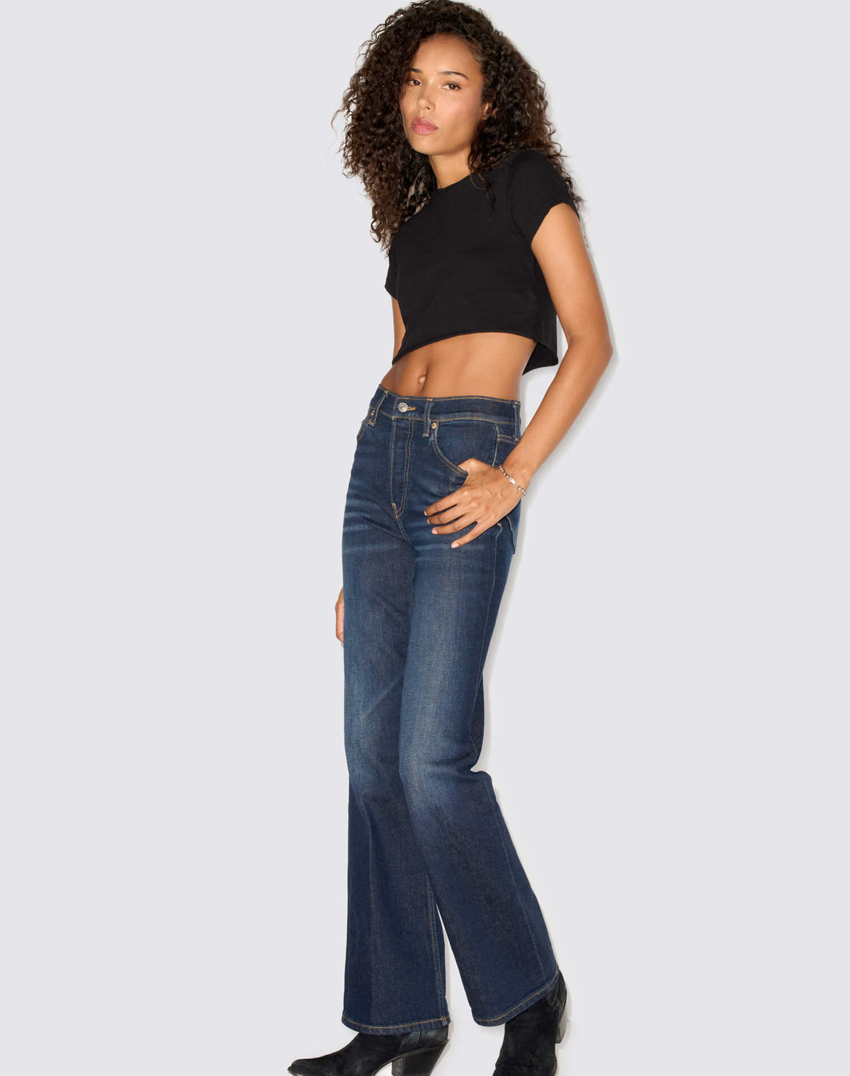 Hanes Cropped 60s Slim Tee - Black