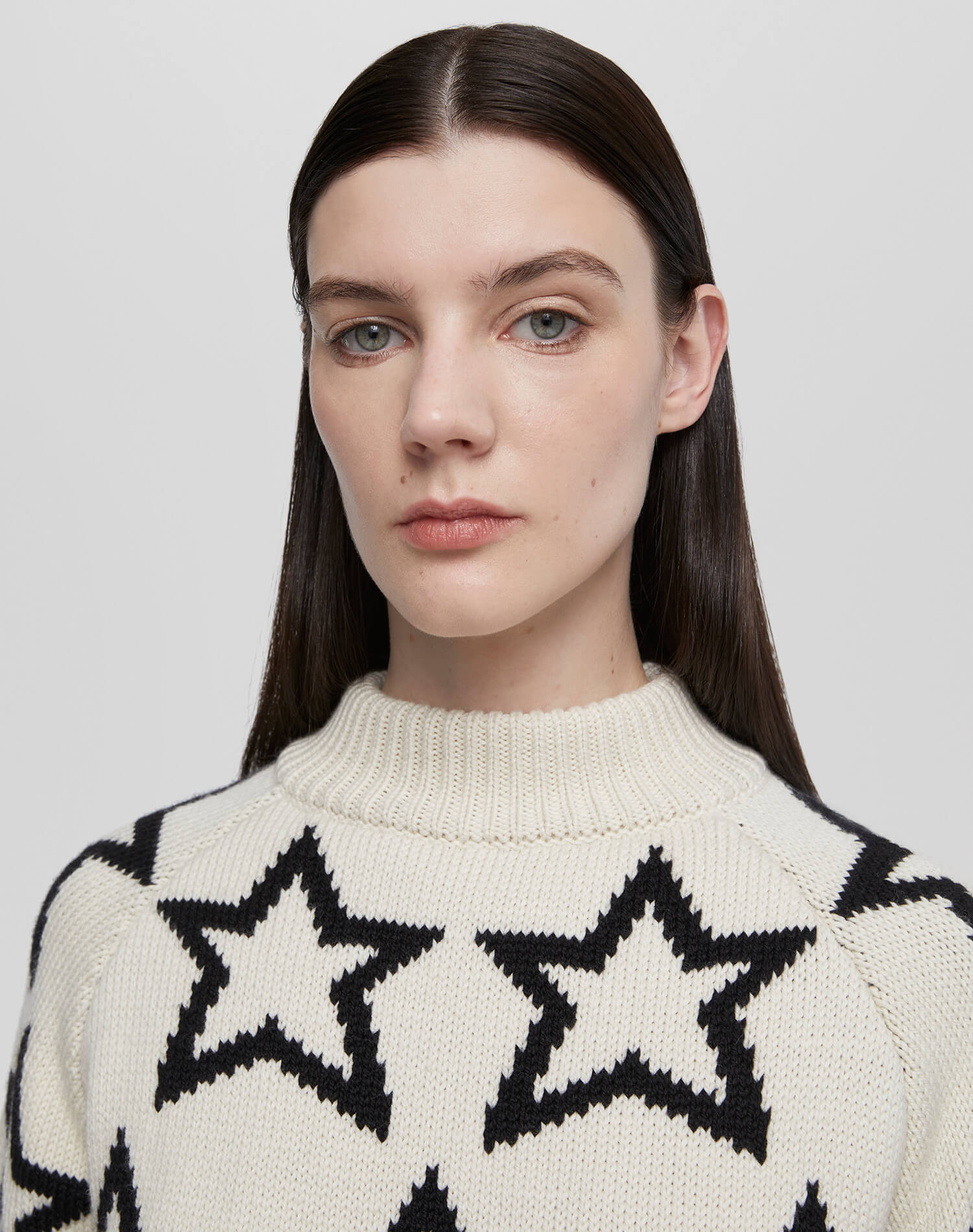 Mock Neck Star Pullover - Ivory/Black