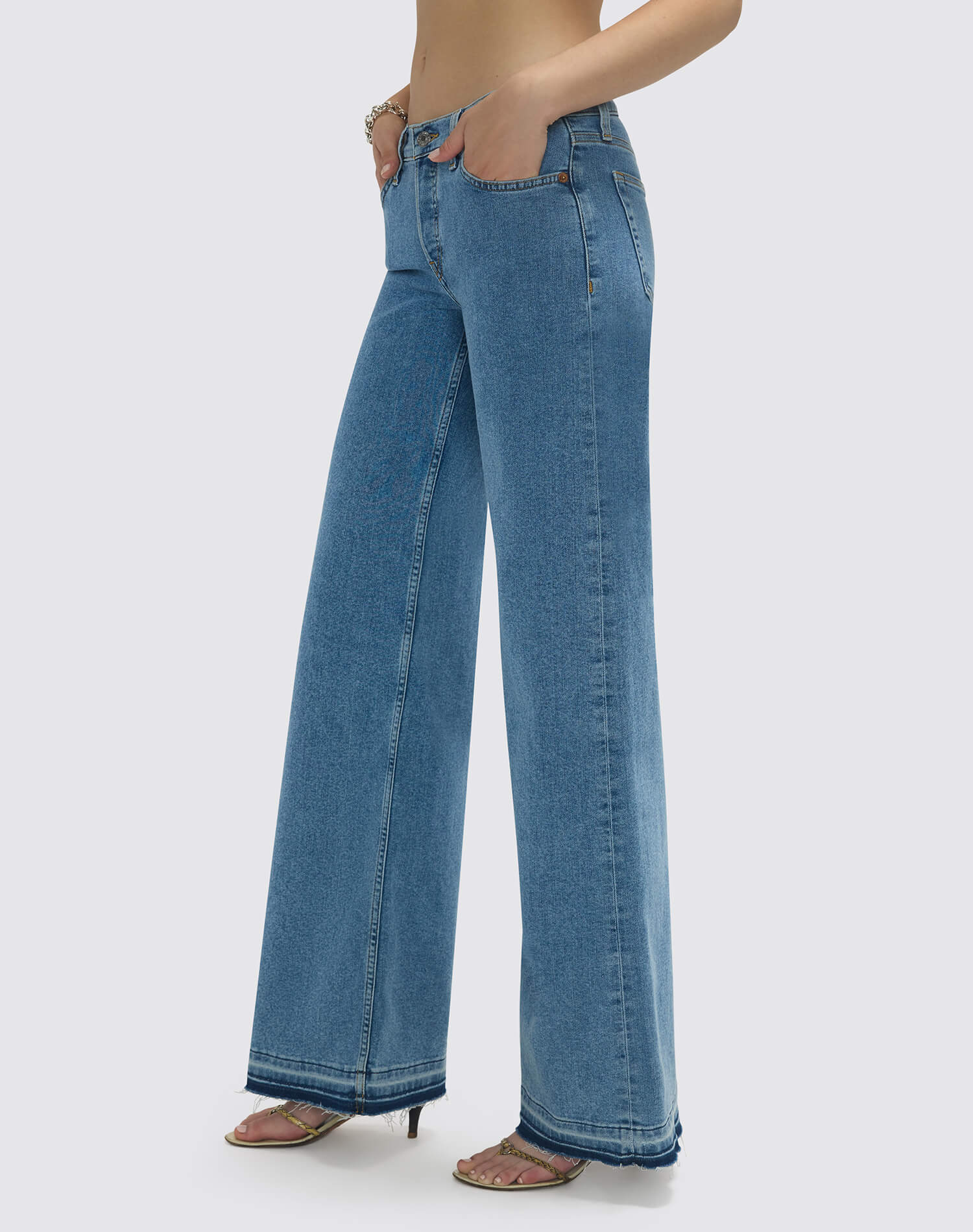 パンツ rest&recreation WIDE FLARE JEANS - BLUE パンツ rest&recreation WIDE FLARE JEANS - BLUE WIDE FLARE JEANS