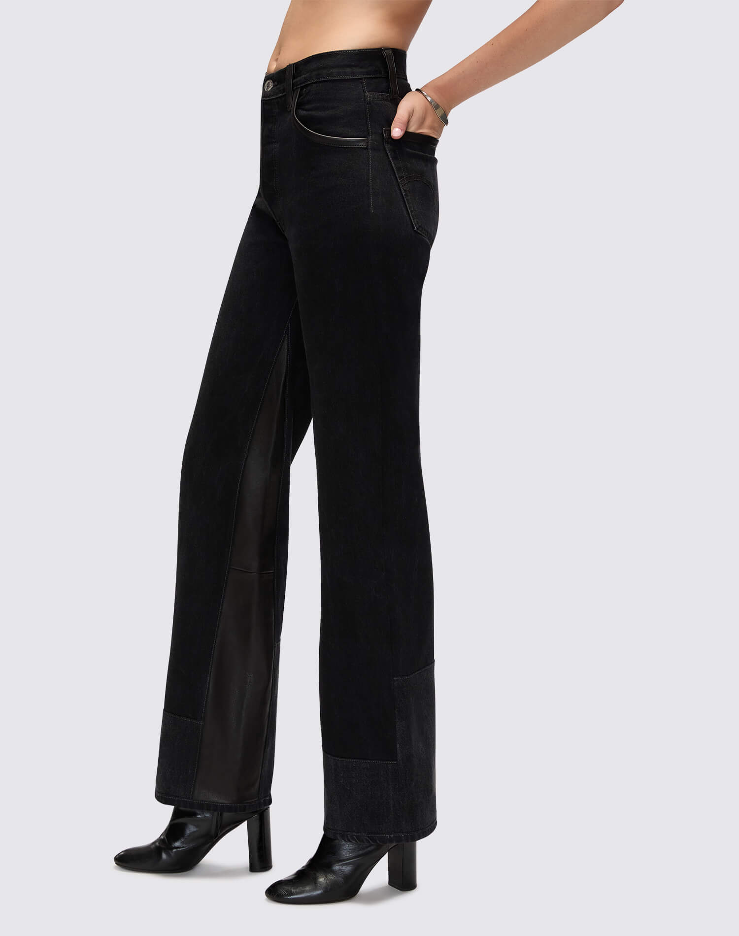 Levi's High Rise Wide Leg  - Black Leather