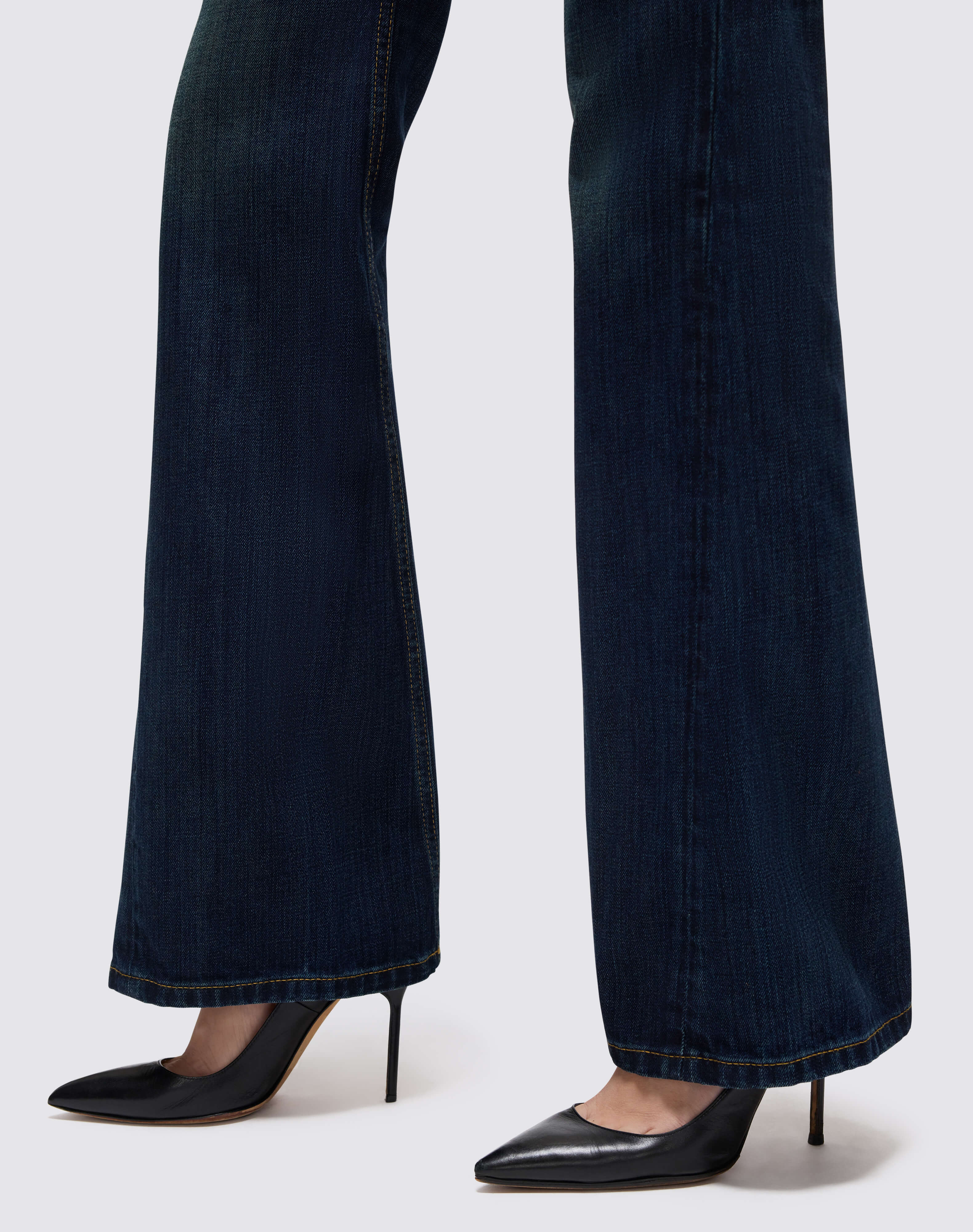 Twisted Mid Rise Bootcut - DK Lady Blue