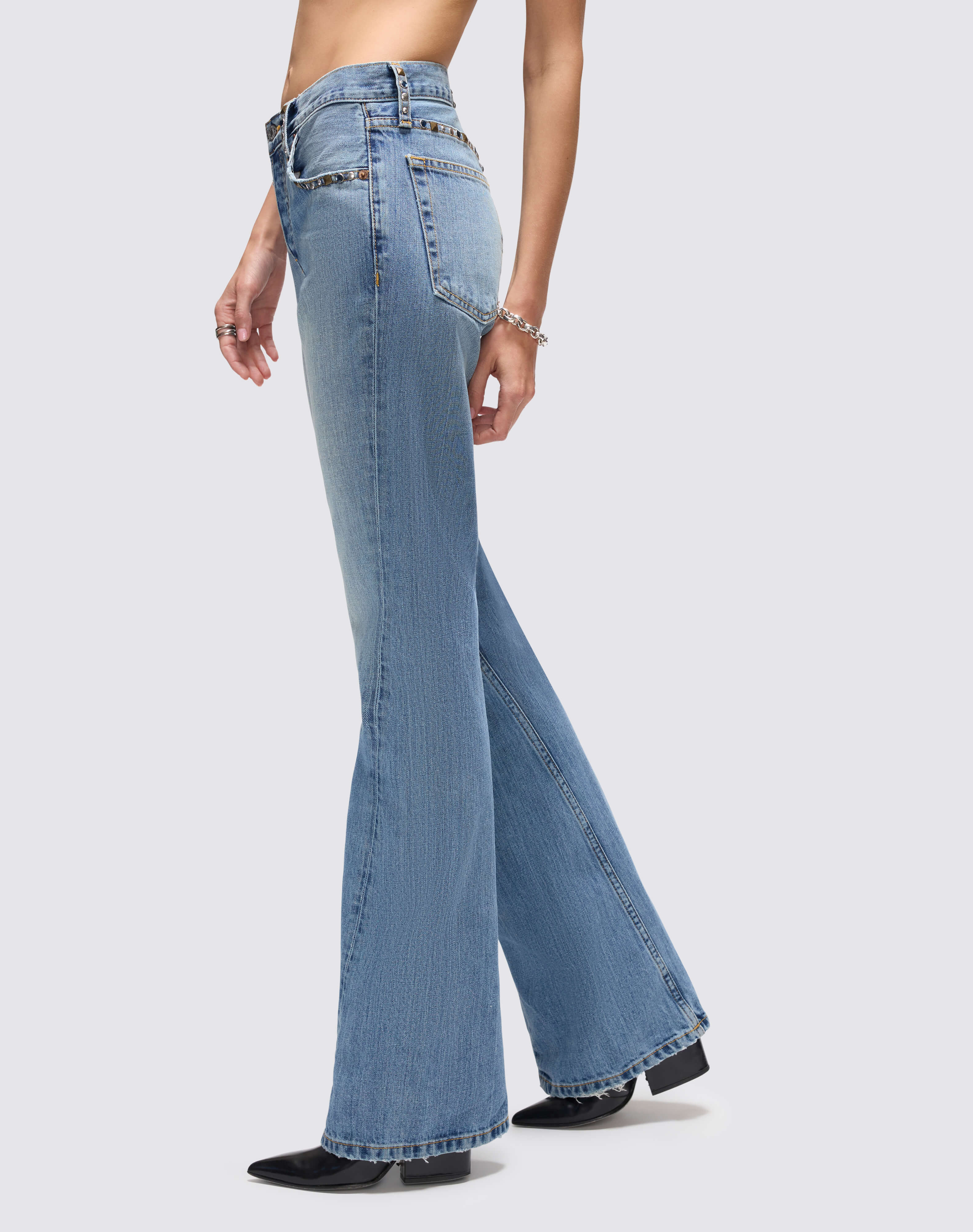 Twisted Mid Rise Bootcut - Thunderstruck